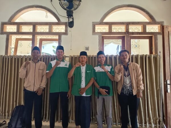 KKN DR  6 Bersinergi Bersama GP Ansor  Tingkatkan Kapasitas Kader di Era Digital, Desa Keleng Sukses Gelar Pelatihan Gemini AI.